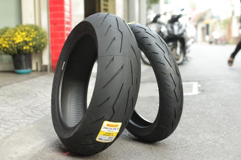 PIRELLI Rosso 4 SIZE 120/70-17 - 200/55-17